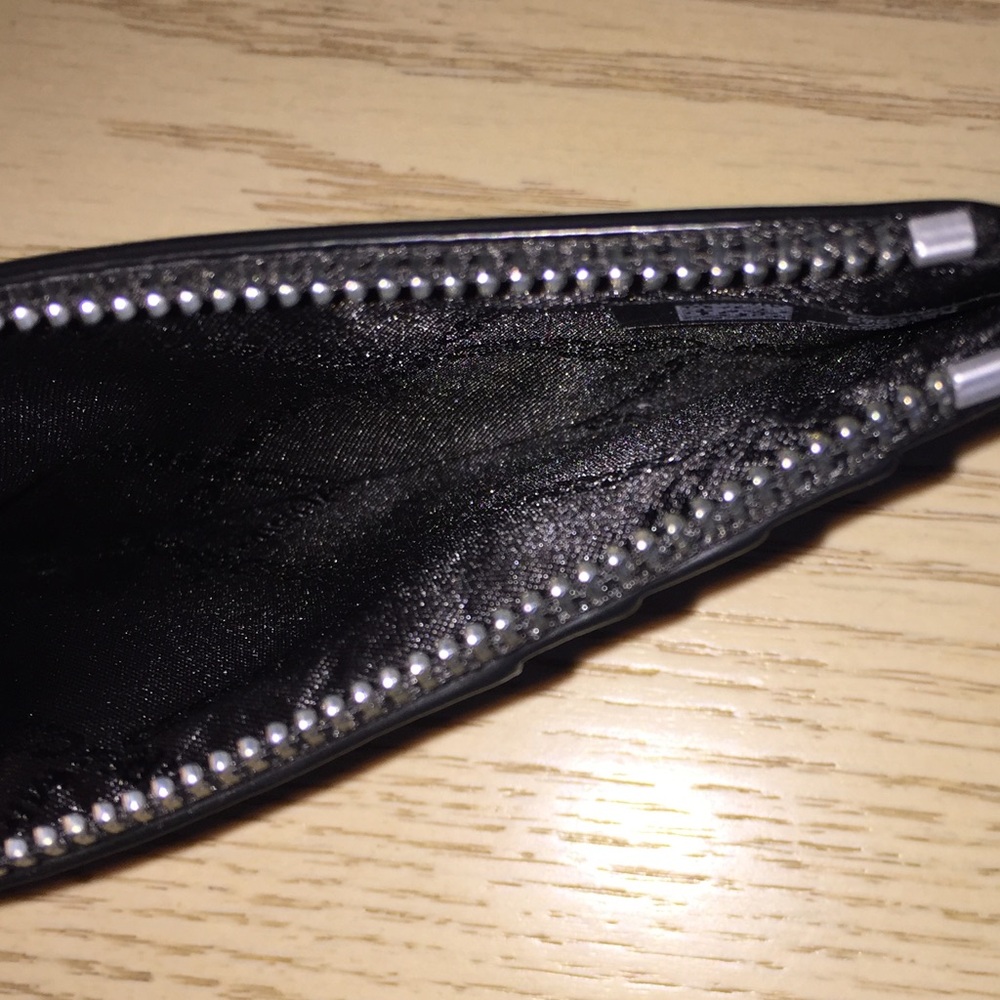 Michael Kors Empire Black Silver Card Case - Picture 3 of 7